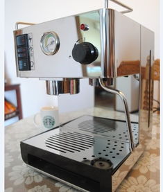 優(yōu)雅EM 18咖啡機 家用咖啡愛好者的理想選擇